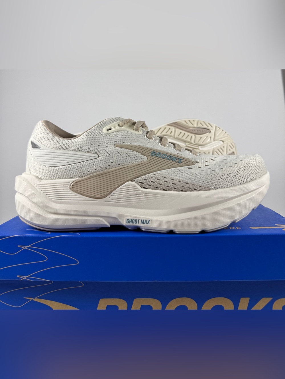 Women's Brooks Ghost Max 3, Coconut/Chateau Grey/Blue, 8.5 2E Extra Wide US